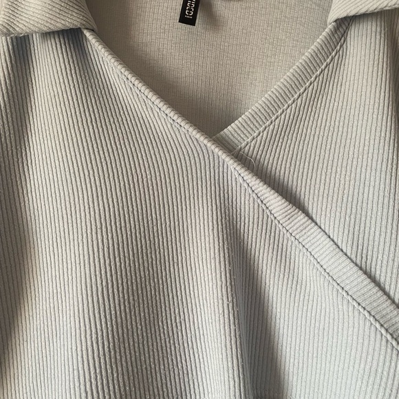 H&M Light Blue Ribbed Crop Top - Picture 2 of 4